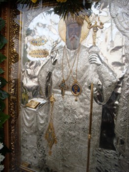 Icoana Sfantului Nectarie aproape reala cu obiecte arhieresti